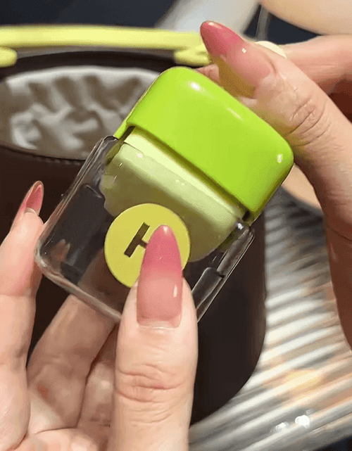 Load image into Gallery viewer, Lint-Free Life: Reusable Roller On-the-Go
