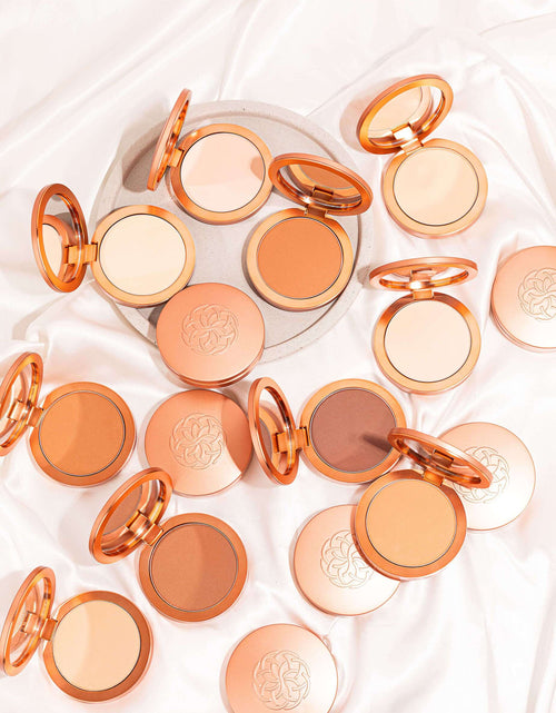 Load image into Gallery viewer, Super Serum Silk Matte Powder Peptide Foundation
