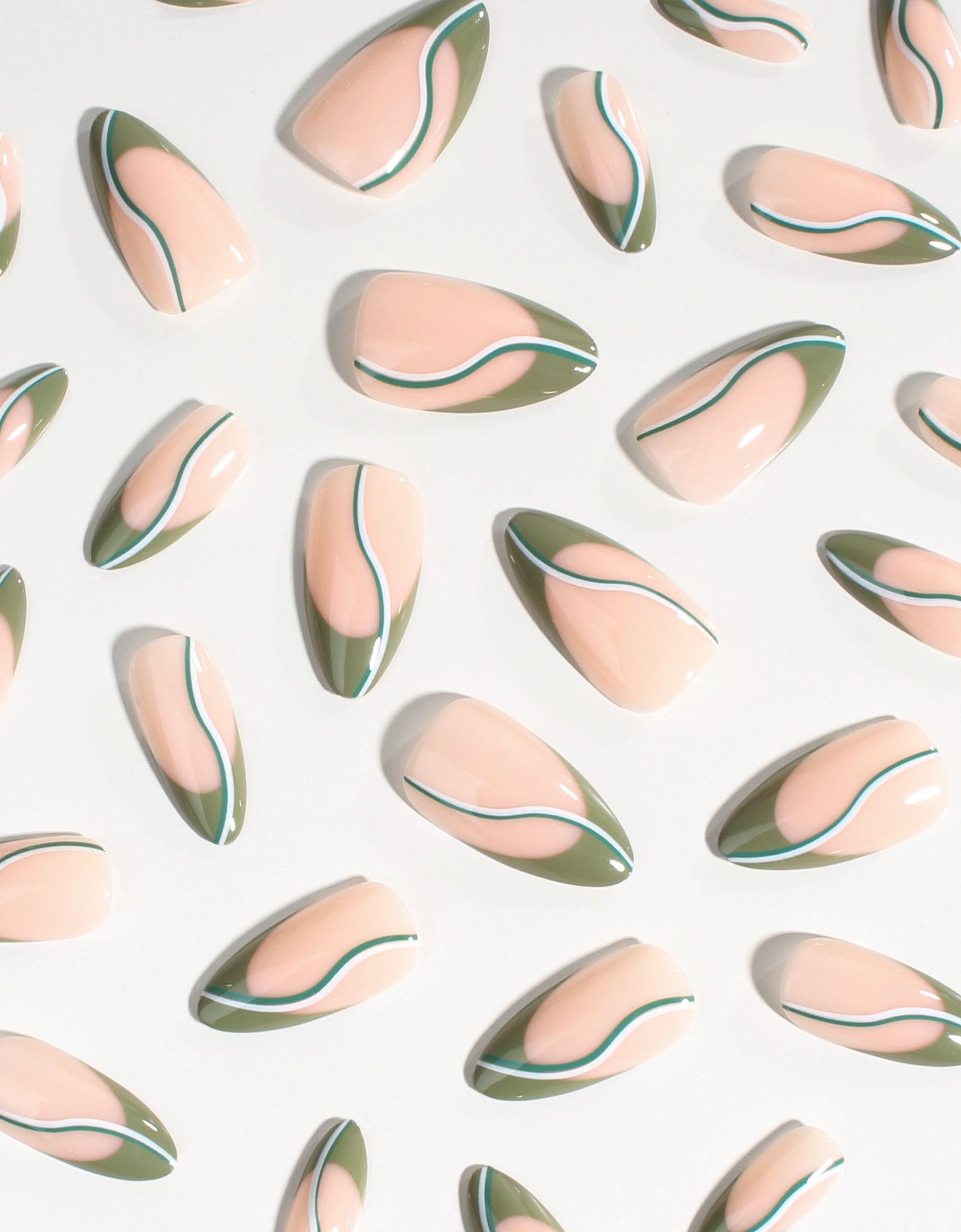 Verde Vogue | Soft & Durable Press-On Nails