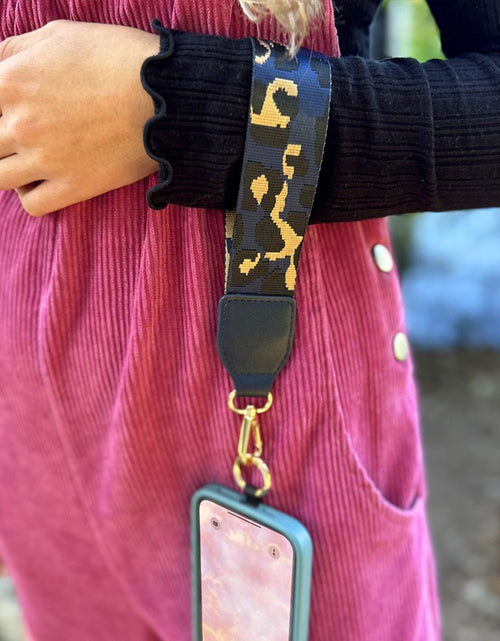 Load image into Gallery viewer, Clip &amp; Go Strap with Pouch - Leopard Collection
