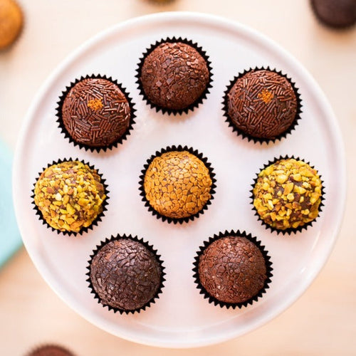 Load image into Gallery viewer, DENGO - A Hug in Dark Chocolate
