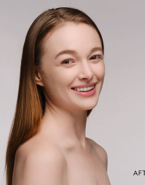 Load image into Gallery viewer, Super Serum Silk Matte Powder Peptide Foundation
