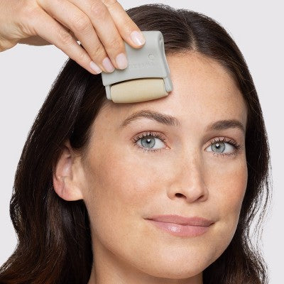 Load image into Gallery viewer, Tweezerman 3-in-1 Skin Revival Roller Kit - New
