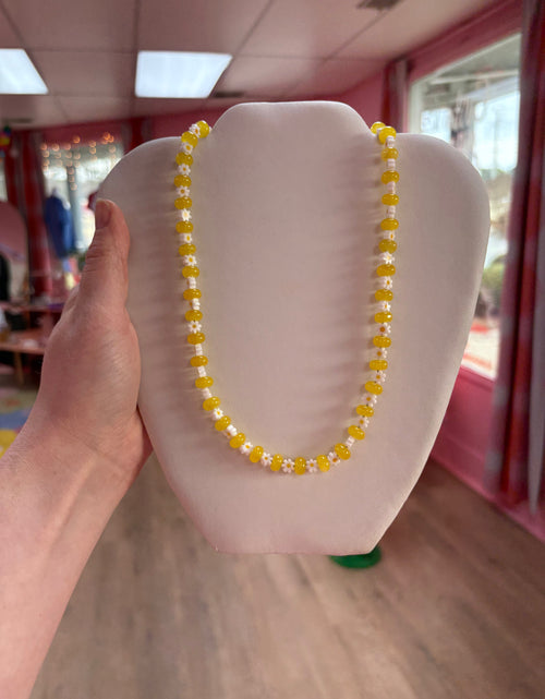 Load image into Gallery viewer, Summer Flowers Beaded Necklace
