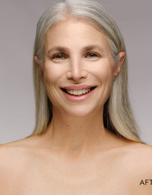 Load image into Gallery viewer, Super Serum Silk Matte Powder Peptide Foundation
