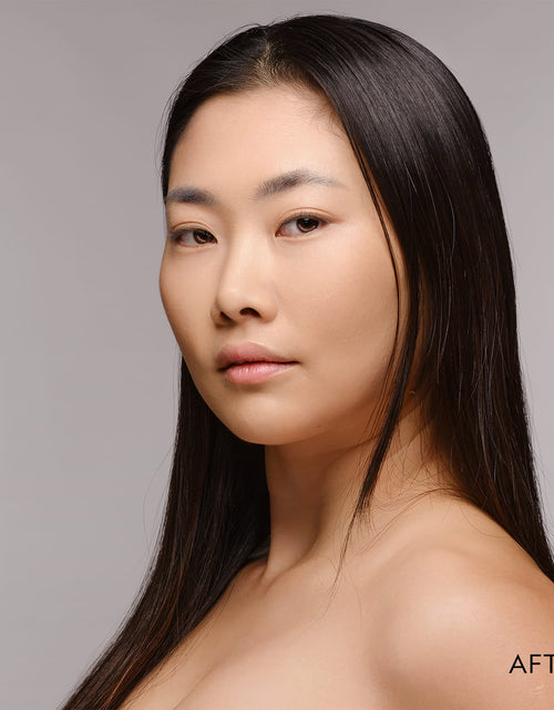 Load image into Gallery viewer, Super Serum Silk Matte Powder Peptide Foundation
