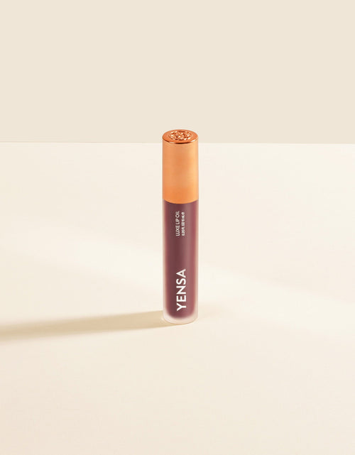 Load image into Gallery viewer, Luxe Lip Nourishing Oil with Hyaluronic + Vitamin E
