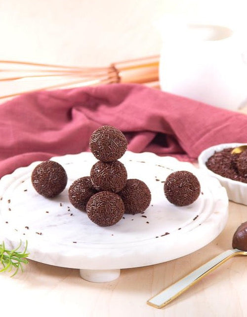 Load image into Gallery viewer, SAUDADE - Milk Chocolate Lovers' Collection
