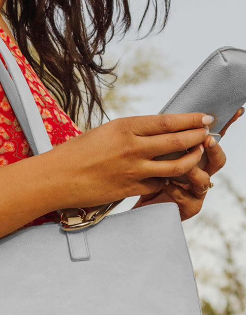 Load image into Gallery viewer, Swing Along W/Crossbody

