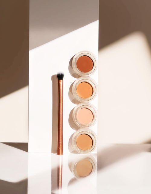 Load image into Gallery viewer, Super Bright Dark Circle Serum Peptide Corrector
