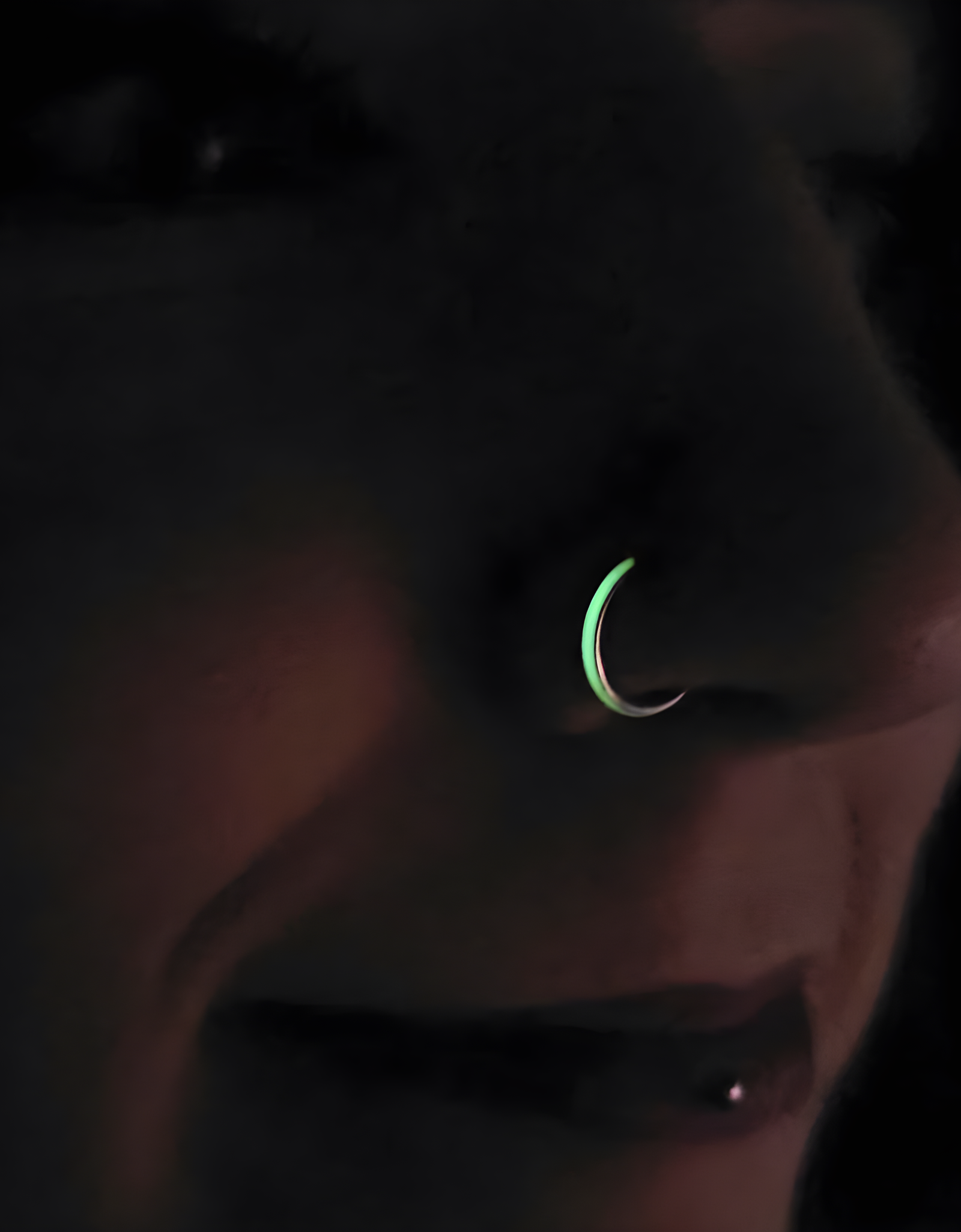 20G Implant Grade Titanium  Glow in the Dark Hinged Segment Nose Hoop