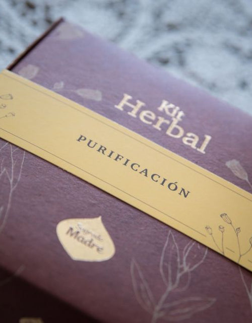 Load image into Gallery viewer, Palo Santo Herbal Gift Box | Purification
